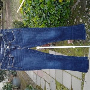 Women's American Eagle skinny k i c k size 6 good condition With some distress
